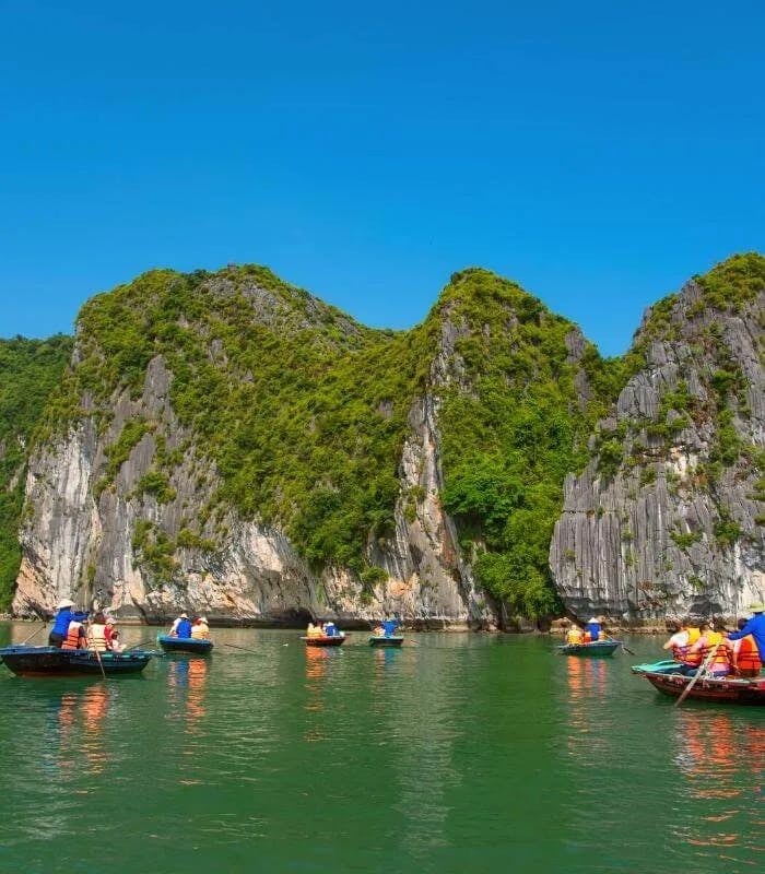 Kayak the Ha Long Bay